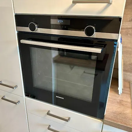 아파트 Schoene Mit Grossem Garten