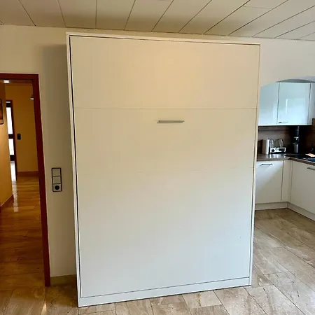 Schoene Mit Grossem Garten * 史塔卡赫