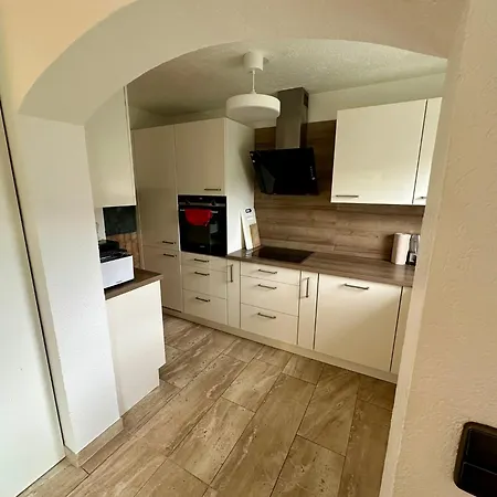 公寓 Schoene Mit Grossem Garten 史塔卡赫