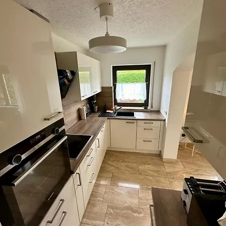 Schoene Mit Grossem Garten *