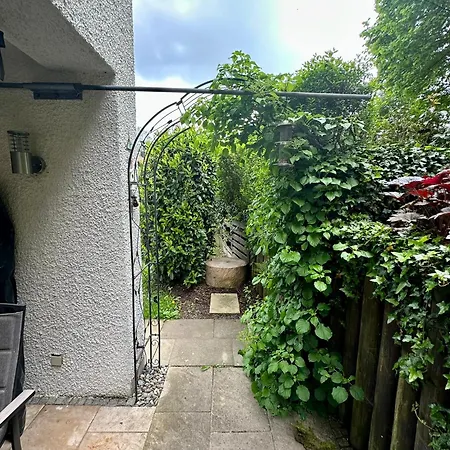 아파트 Schoene Mit Grossem Garten 슈톡카흐