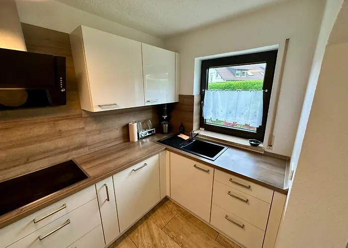 Schoene Mit Grossem Garten * شتوكاخ