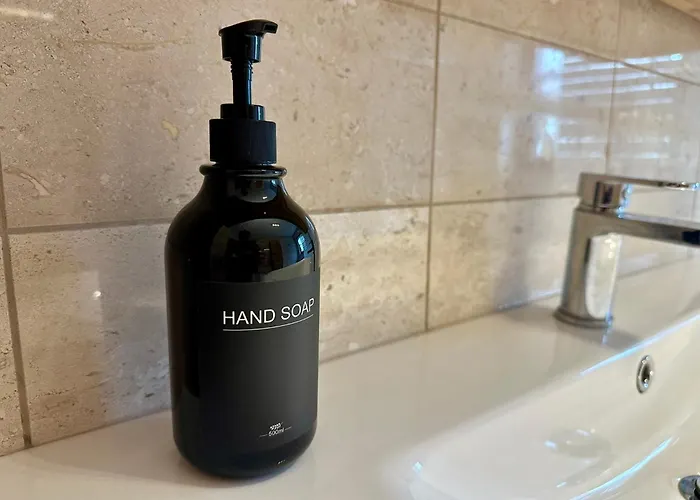 Schoene Mit Grossem Garten شتوكاخ