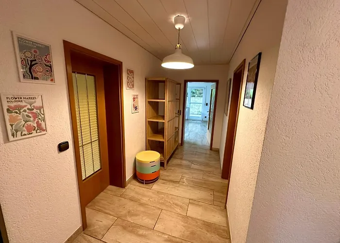 Schoene Mit Grossem Garten شقة