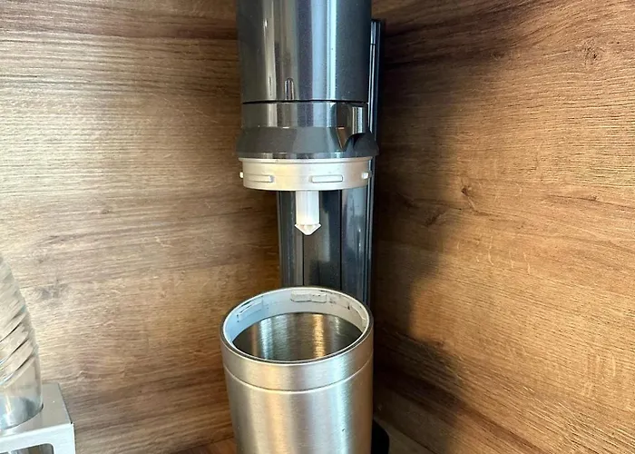 Schoene Mit Grossem Garten