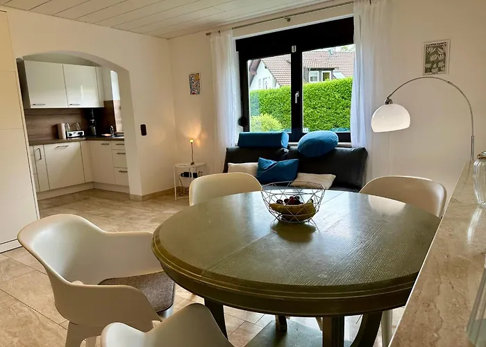 Schoene Mit Grossem Garten * شتوكاخ